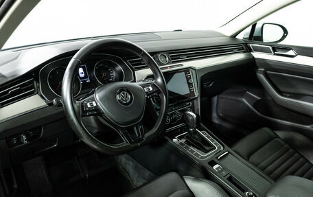 Volkswagen Passat B8 рестайлинг, 2017 год, 2 099 777 рублей, 12 фотография