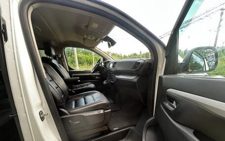 Peugeot Traveller I, 2019 год, 3 100 000 рублей, 5 фотография