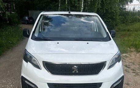 Peugeot Traveller I, 2019 год, 3 100 000 рублей, 2 фотография