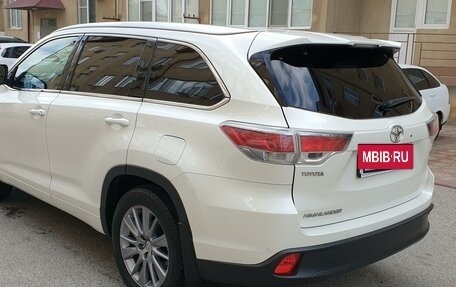 Toyota Highlander III, 2014 год, 2 300 000 рублей, 5 фотография
