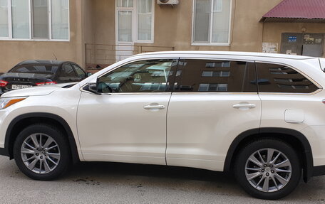 Toyota Highlander III, 2014 год, 2 300 000 рублей, 8 фотография