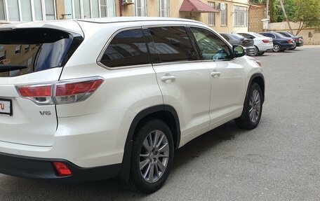 Toyota Highlander III, 2014 год, 2 300 000 рублей, 6 фотография
