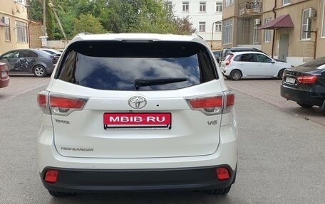 Toyota Highlander III, 2014 год, 2 300 000 рублей, 7 фотография