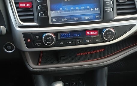 Toyota Highlander III, 2014 год, 2 300 000 рублей, 15 фотография