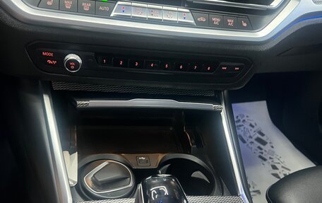 BMW 3 серия, 2019 год, 3 940 000 рублей, 10 фотография