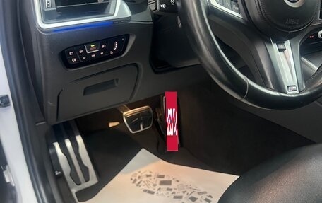 BMW 3 серия, 2019 год, 3 940 000 рублей, 13 фотография