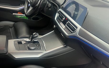 BMW 3 серия, 2019 год, 3 940 000 рублей, 18 фотография