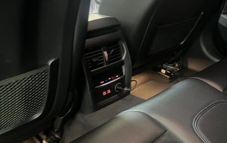 BMW 3 серия, 2019 год, 3 940 000 рублей, 19 фотография