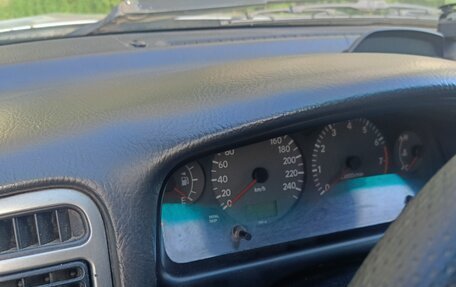Toyota Avensis III рестайлинг, 2001 год, 195 000 рублей, 8 фотография