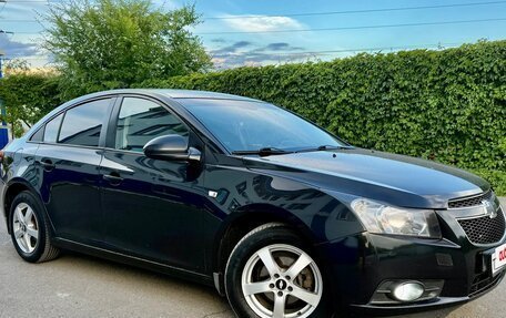 Chevrolet Cruze II, 2010 год, 750 000 рублей, 4 фотография