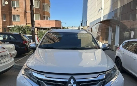 Mitsubishi Pajero Sport III рестайлинг, 2017 год, 3 000 000 рублей, 2 фотография