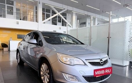 Opel Astra J, 2011 год, 669 000 рублей, 3 фотография