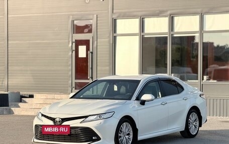 Toyota Camry, 2018 год, 2 700 000 рублей, 6 фотография