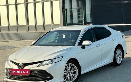 Toyota Camry, 2018 год, 2 700 000 рублей, 2 фотография