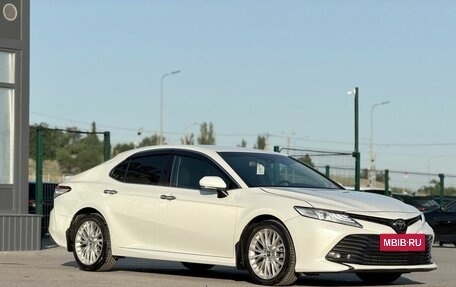 Toyota Camry, 2018 год, 2 700 000 рублей, 3 фотография