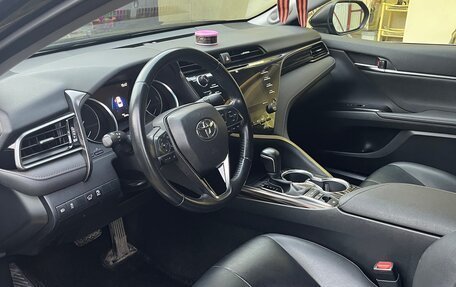 Toyota Camry, 2019 год, 2 700 000 рублей, 5 фотография