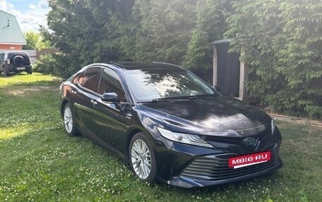 Toyota Camry, 2019 год, 2 700 000 рублей, 3 фотография