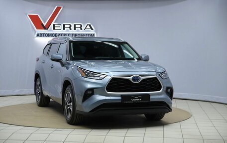 Toyota Highlander, 2022 год, 4 690 000 рублей, 3 фотография
