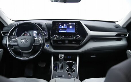 Toyota Highlander, 2022 год, 4 690 000 рублей, 16 фотография