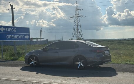 Toyota Camry, 2018 год, 2 800 000 рублей, 3 фотография