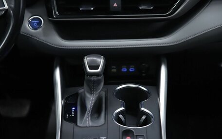 Toyota Highlander, 2022 год, 4 690 000 рублей, 20 фотография