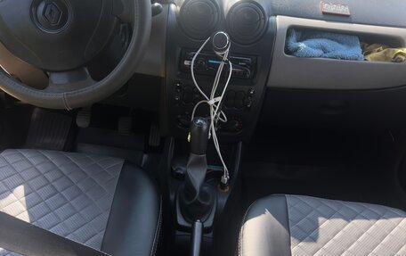 Renault Logan I, 2011 год, 300 000 рублей, 2 фотография