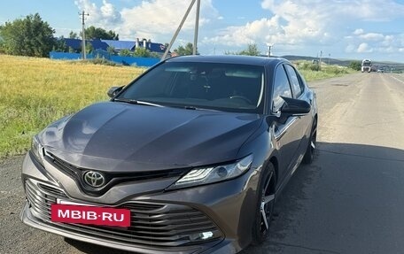 Toyota Camry, 2018 год, 2 800 000 рублей, 6 фотография