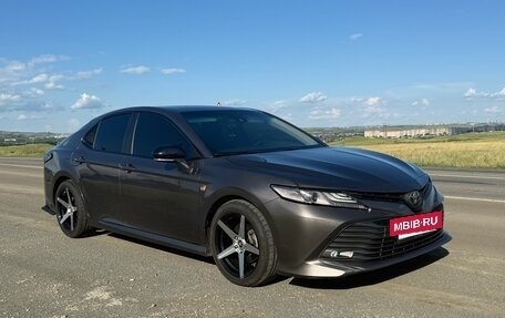 Toyota Camry, 2018 год, 2 800 000 рублей, 5 фотография