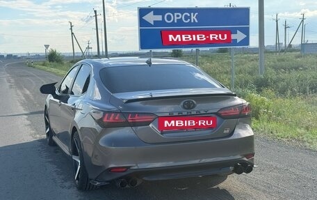 Toyota Camry, 2018 год, 2 800 000 рублей, 4 фотография