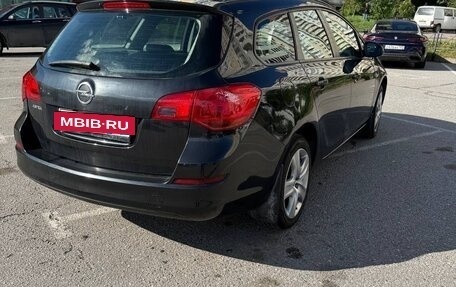 Opel Astra J, 2012 год, 580 000 рублей, 3 фотография