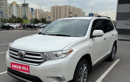 Toyota Highlander III, 2012 год, 1 600 000 рублей, 1 фотография