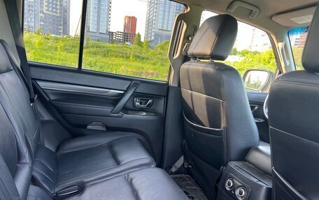 Mitsubishi Pajero IV, 2010 год, 1 580 000 рублей, 8 фотография