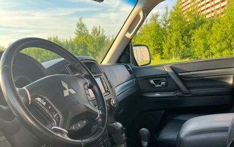 Mitsubishi Pajero IV, 2010 год, 1 580 000 рублей, 10 фотография