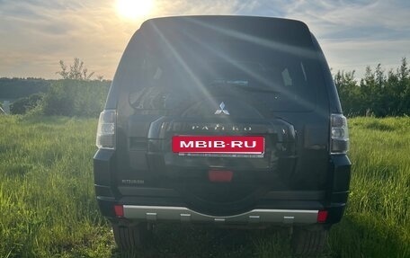 Mitsubishi Pajero IV, 2010 год, 1 580 000 рублей, 11 фотография