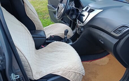 Hyundai Solaris II рестайлинг, 2012 год, 380 000 рублей, 4 фотография