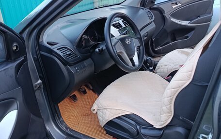 Hyundai Solaris II рестайлинг, 2012 год, 380 000 рублей, 8 фотография