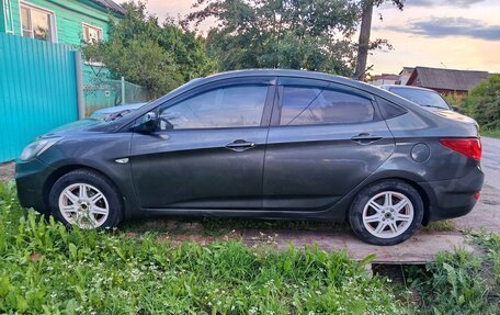 Hyundai Solaris II рестайлинг, 2012 год, 380 000 рублей, 2 фотография