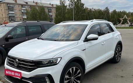 Volkswagen T-Roc I, 2020 год, 2 290 000 рублей, 2 фотография
