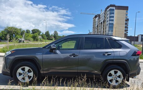 Toyota RAV4, 2019 год, 3 100 000 рублей, 5 фотография