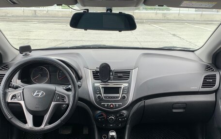 Hyundai Solaris II рестайлинг, 2015 год, 1 300 000 рублей, 8 фотография