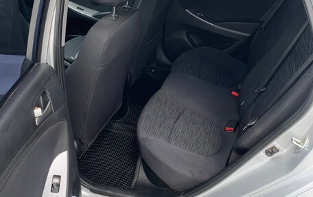 Hyundai Solaris II рестайлинг, 2015 год, 1 300 000 рублей, 9 фотография