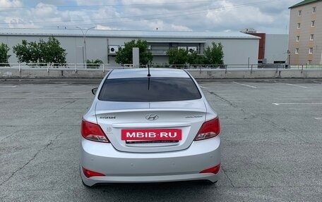 Hyundai Solaris II рестайлинг, 2015 год, 1 300 000 рублей, 3 фотография