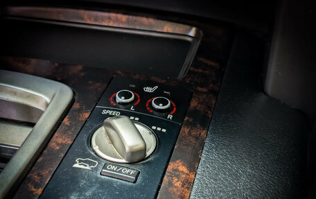 Toyota Land Cruiser 200, 2007 год, 2 680 000 рублей, 10 фотография