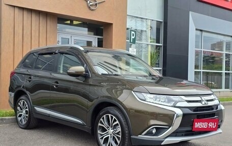 Mitsubishi Outlander III рестайлинг 3, 2017 год, 1 730 000 рублей, 1 фотография