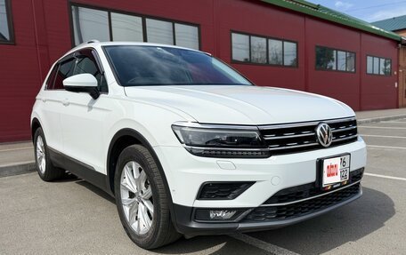 Volkswagen Tiguan II, 2020 год, 2 070 000 рублей, 2 фотография