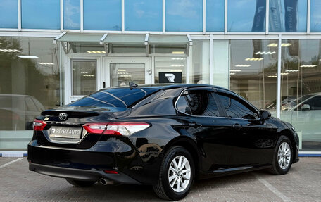 Toyota Camry, 2018 год, 2 425 000 рублей, 3 фотография