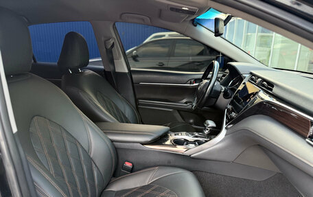 Toyota Camry, 2018 год, 2 425 000 рублей, 10 фотография