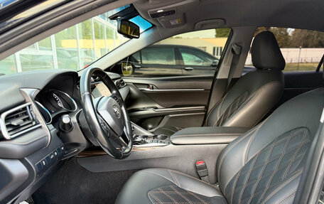 Toyota Camry, 2018 год, 2 425 000 рублей, 7 фотография