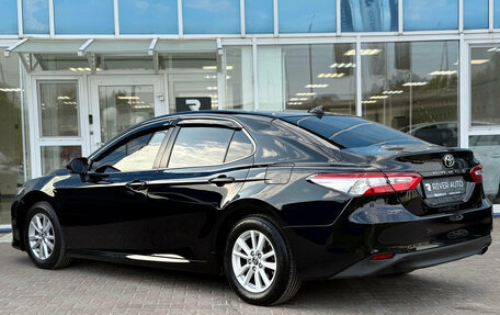Toyota Camry, 2018 год, 2 425 000 рублей, 4 фотография