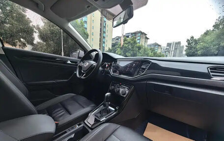 Volkswagen T-Roc I, 2022 год, 1 421 000 рублей, 5 фотография